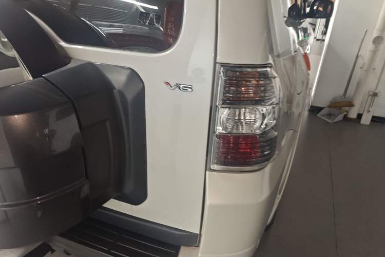 Used Mitsubishi Pajero (Import) 2016 3.0L Automatic Standard Version China V Standard
