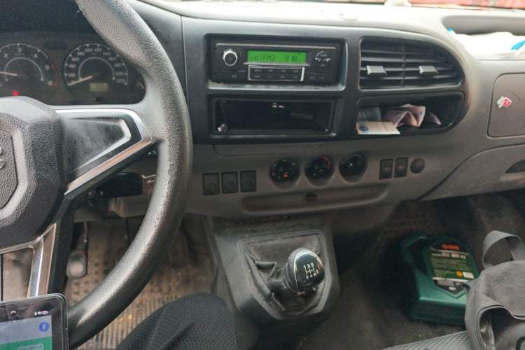 Used JMC Transit 2017 2.8T Commercial Version Short Wheelbase Mid-Roof 6/7/8-Seater JX493 Audio And AC Panel