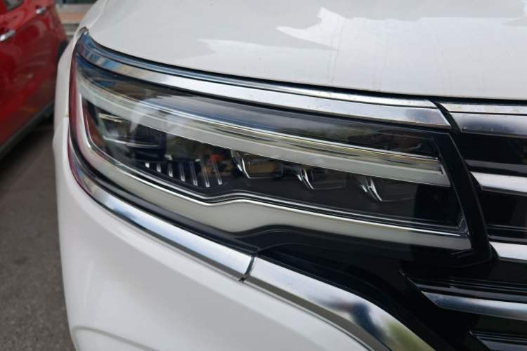 Used Roewe RX5 MAX 2019 300TGI Automatic 4G Connect Luxury Edition Right Front Headlight