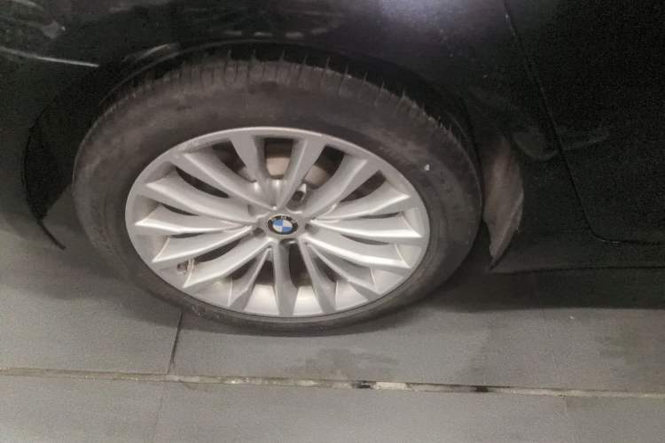 Used BMW 5 Series 2020 530Li Luxury Edition Premium Package Right Rear Wheel Hub