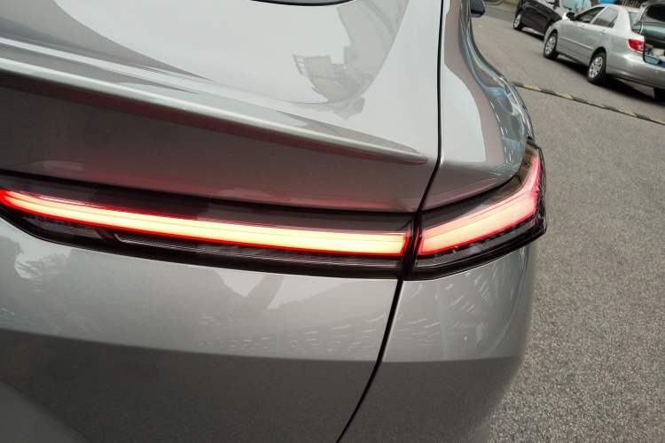 Used ONVO L60 2024 60 kWh Rear-Drive Version Right Rear Taillight