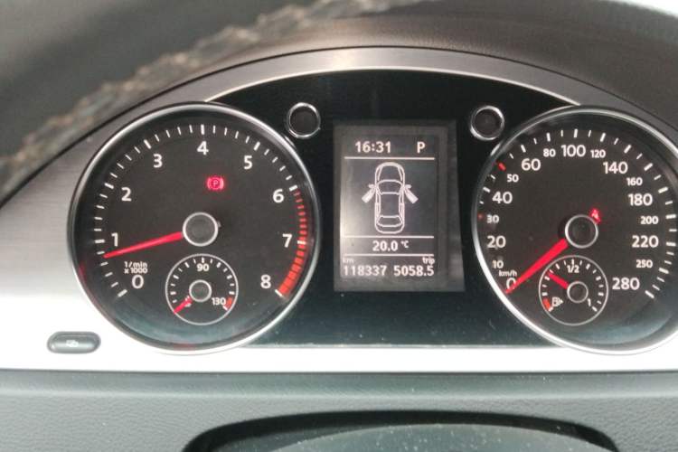 Used Volkswagen FAW-Volkswagen CC 2011 1.8 TSI Prestige Model Instrument Cluster