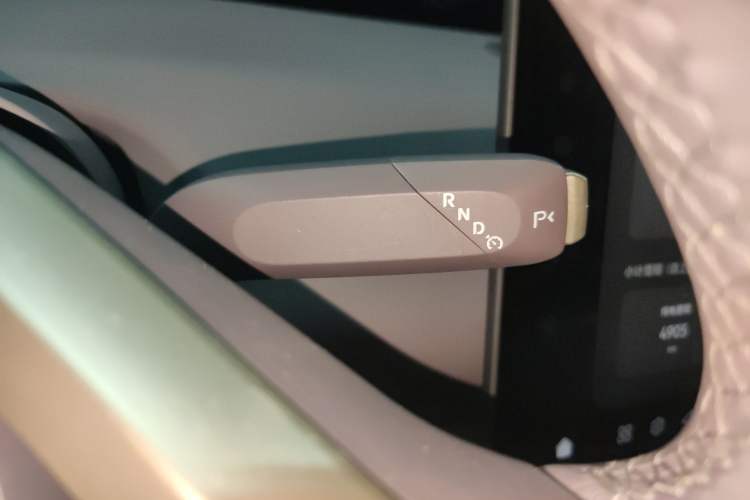 Used Avatr 06 2025 Pro Range-Extended Edition Gear Lever