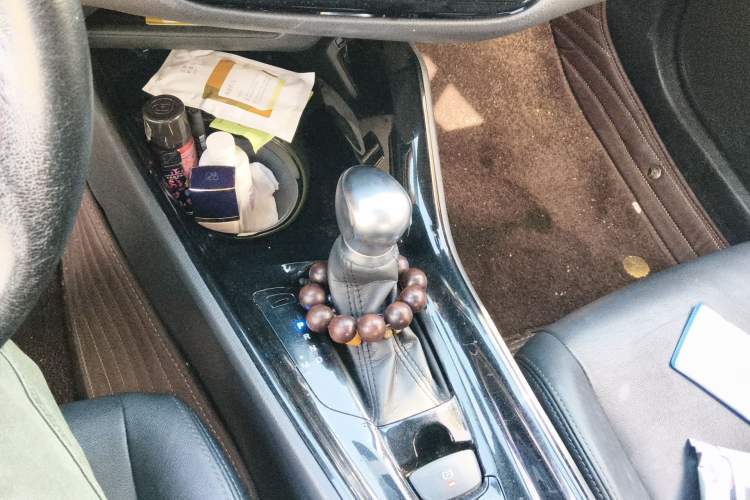 Used Toyota IZOA 2018 2.0L Yichi Version China VI Standard