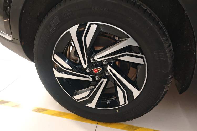 Used Hongqi HS5 2022 Revised Version 2.0T Smart Connect Flagship Edition