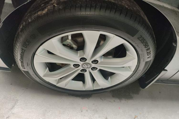 Used Toyota Sienna 2021 2.5L Hybrid Platinum Edition