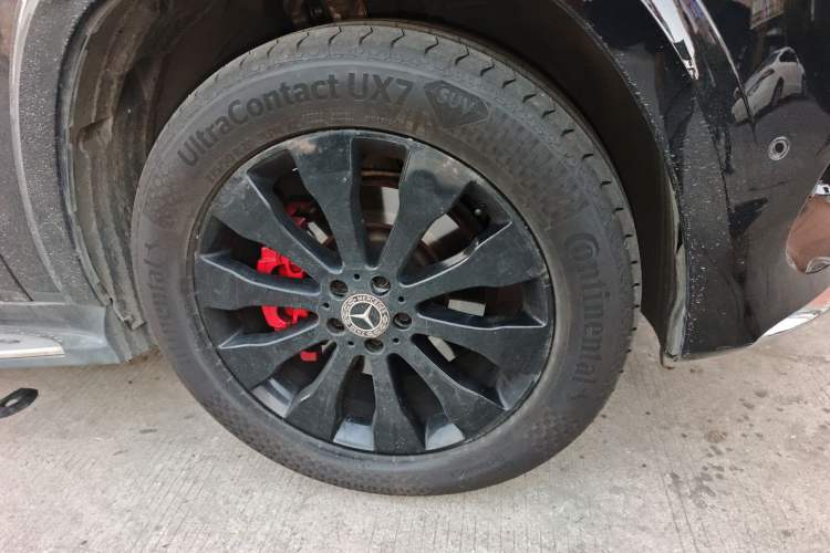 Used Mercedes-Benz GLS 2018 Refreshed GLS 400 4MATIC Dynamic Edition Right Front Wheel Hub