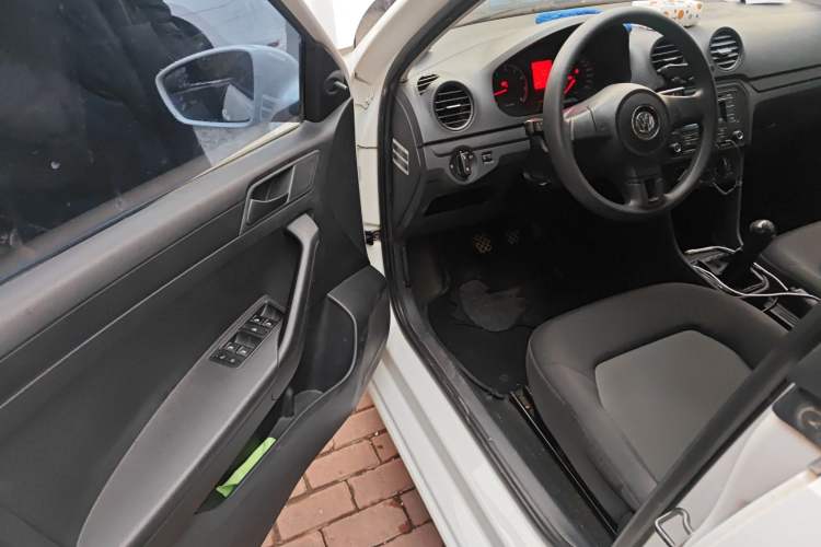 Used Volkswagen Jetta 2013 1.4L Manual Fashion Model