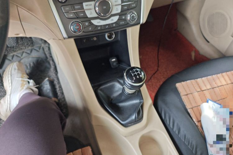 Used Soueast V5 Lingzhi 2012 1.5L Manual Standard Edition Gear Lever