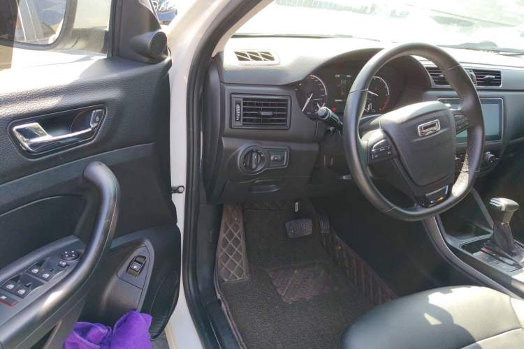 Used Qoros 5 2018 Revised Version 1.6T Automatic Leading Edition