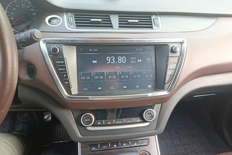 Used Land X7 2016 2.0T Panoramic Deluxe Edition Audio And AC Panel