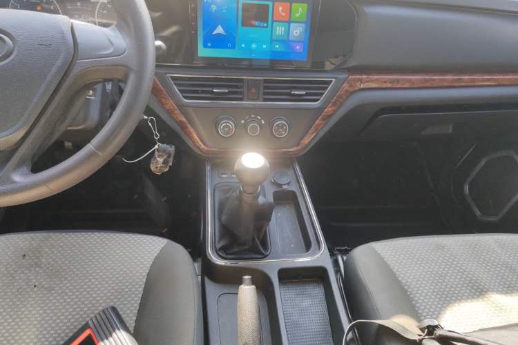 Used Kuayue Kuayue Zhe D5 2021 1.6L Standard Edition Double-Cab Flatbed with Dual Rear Wheels 3050mm Cargo Bed DAM16KL
