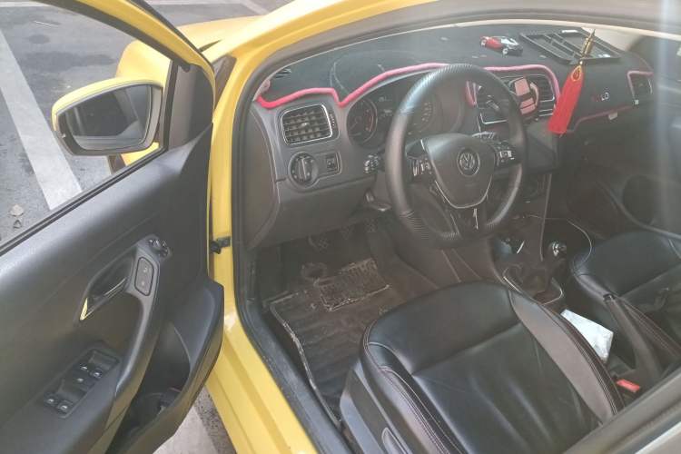 Used Volkswagen Polo 2014 1.4L Manual Comfort Edition