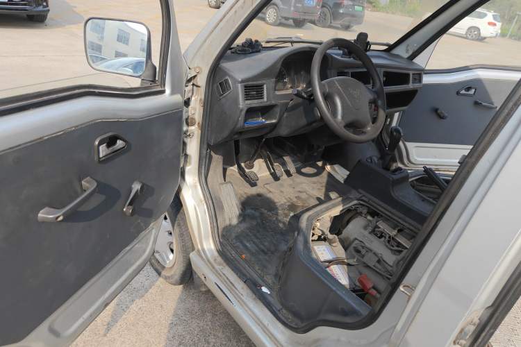 Used Wuling Zhiguang 2015 1.2L Practical LS-I Model
