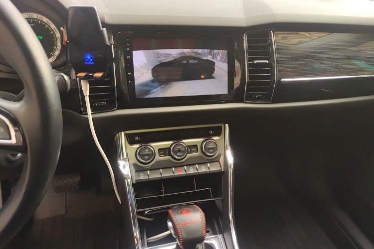 Used Skoda Kodiaq 2018 Facelifted TSI330 5-Seater Two-Wheel-Drive Luxury Enjoyment Edition
