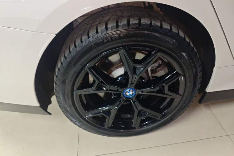 Used BMW i3 2022 eDrive 35 L
