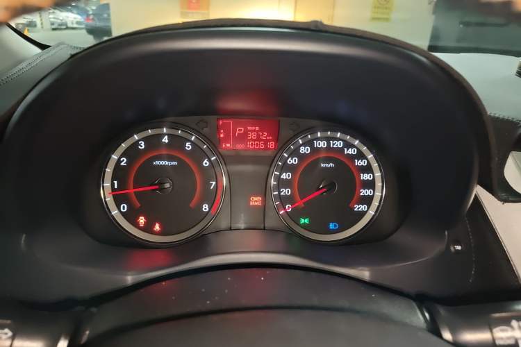 Used Hyundai Verna Ray 2014 1.4L Automatic GLX Instrument Cluster