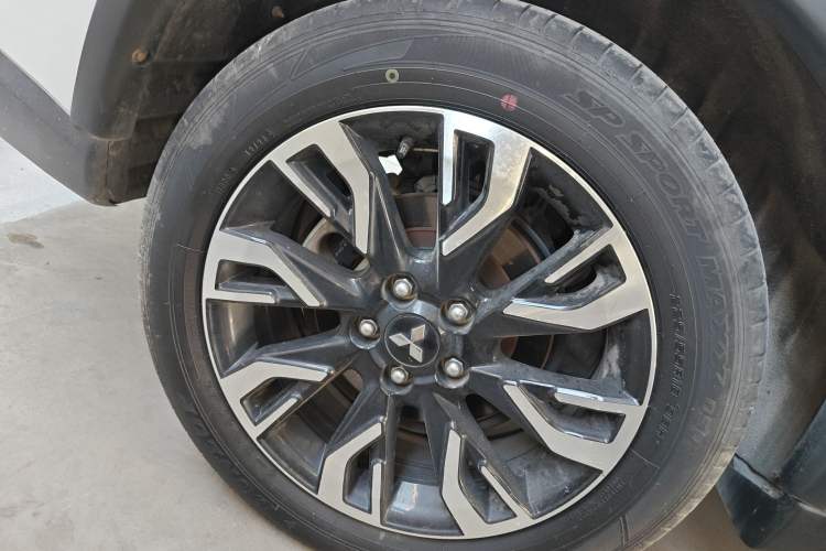 Used Mitsubishi Outlander 2020 2.4L 4x4 Zhi Xiang Edition 7-Seater
