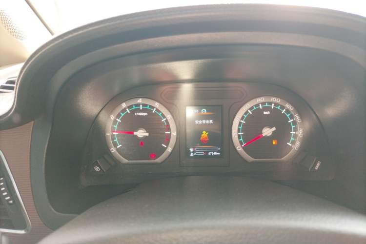 Used FORTHING Lingzhi 2019 M5L 1.6L 7-Seater Luxury Model China VI Standard
