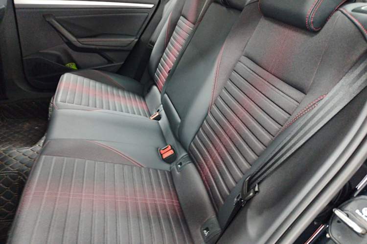 Used Volkswagen Lavida 2024 300TSI DSG Starry Sky Deluxe Edition Left Rear Seat