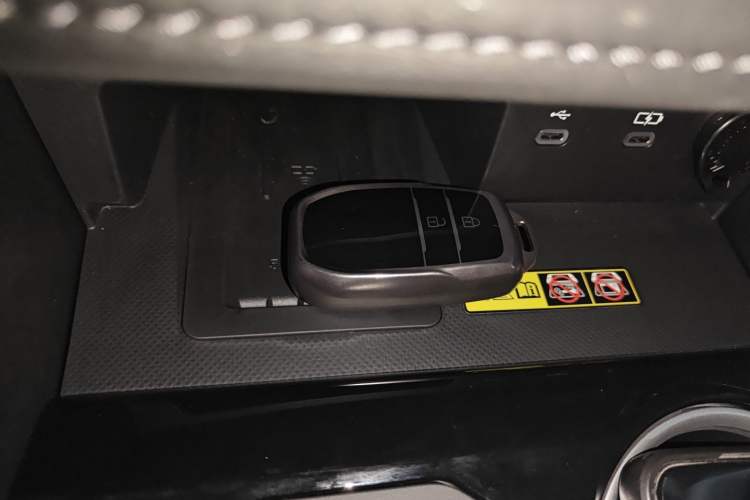 Used Toyota Highlander 2026 Model 2.5L Intelligent Electric Hybrid Dual-Engine Two-Wheel-Drive Elite Edition 5-seater
