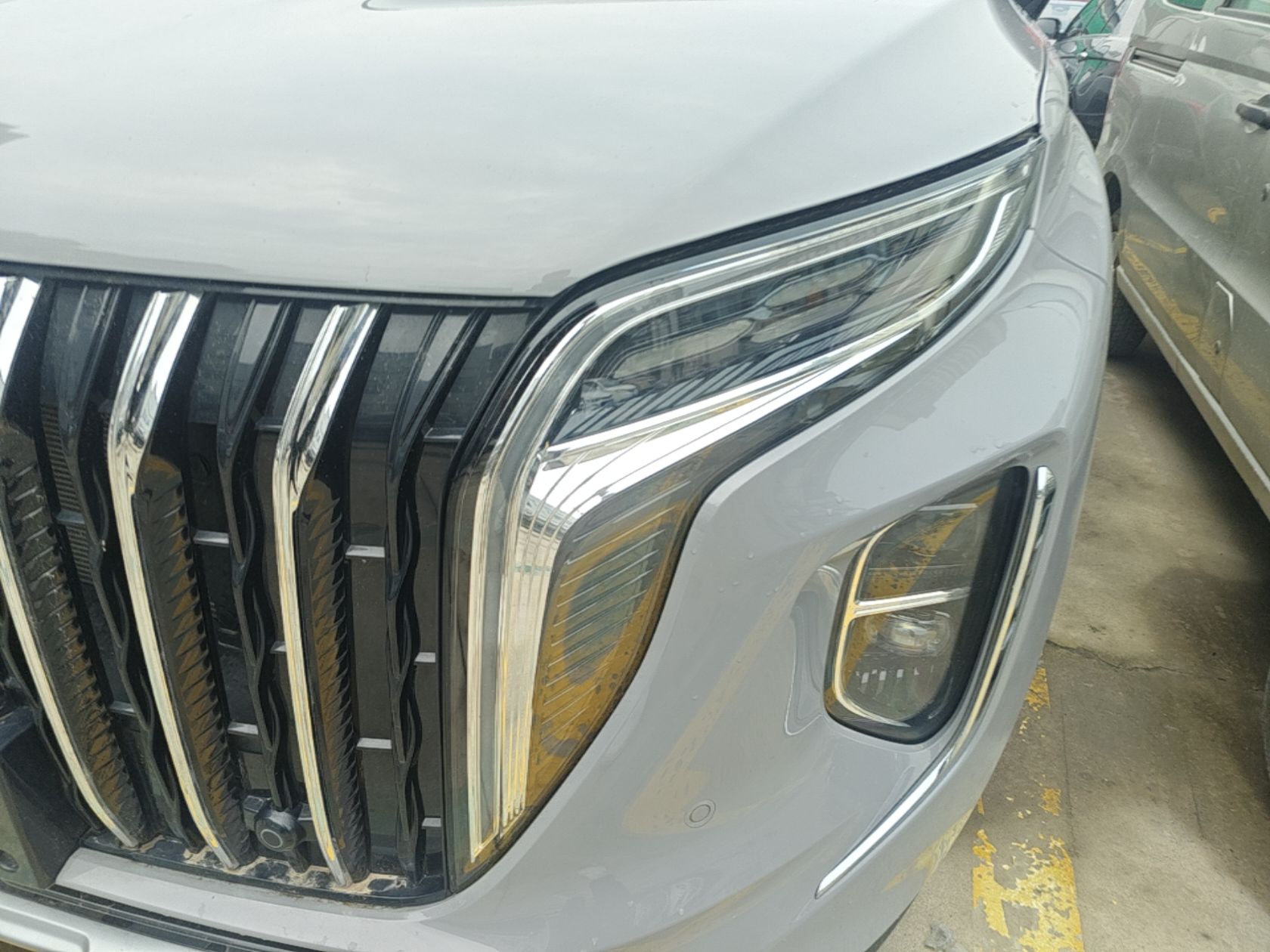 Hongqi HS7 PHEV 2024 2.0T PHEV Four-Wheel-Drive Flagship Edition 6 Seats — снимка 8