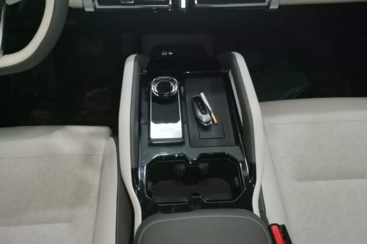 Used iCAR 03 2024 472km Four-Wheel Drive Long-Range Version Gear Lever