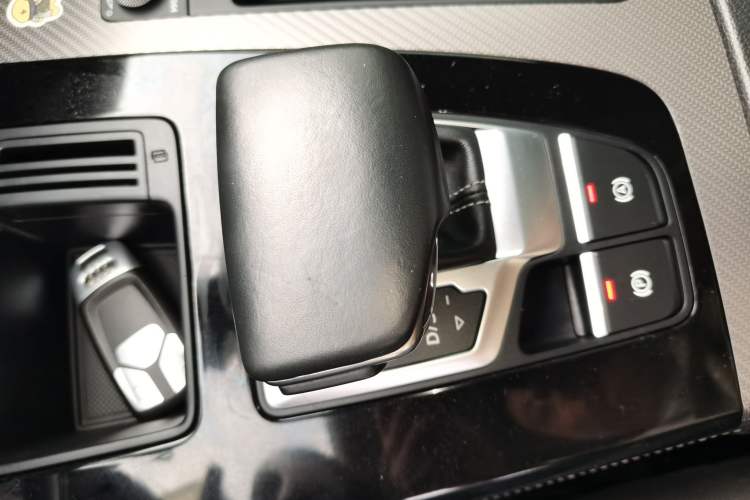Used Audi Q5L 2021 40 TFSI Luxury Dynamic Edition Gear Lever