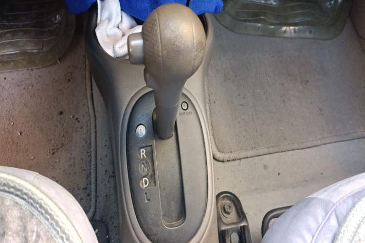Used Nissan Sunny 2011 1.5XE CVT Comfort Edition Gear Lever