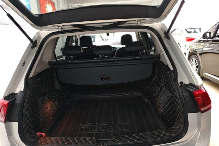 Used Volkswagen Tiguan L 2021 330TSI Automatic Two-Wheel Drive Smart Edition
