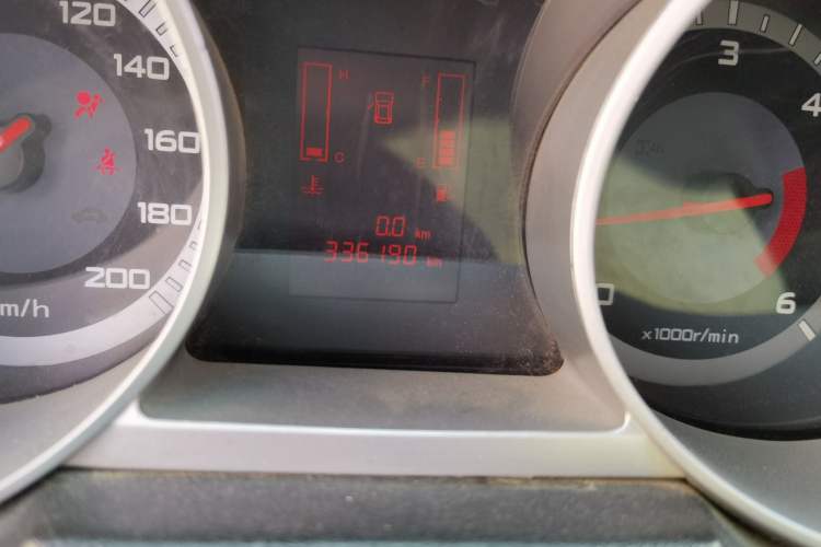 Used Land X8 2014 Explorer Edition 2.0T Diesel 4x2 Ultra-Luxury Model
