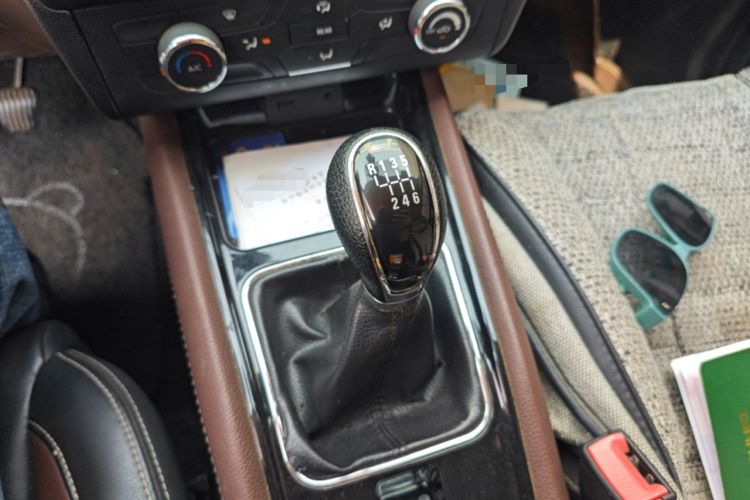 Used Dongfeng Fengon 580 2016 1.5T Manual Luxury Edition
