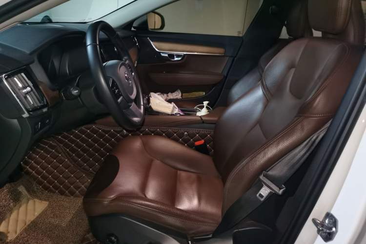 Used Volvo S90 2020 T5 Zhiyi Luxury Edition
