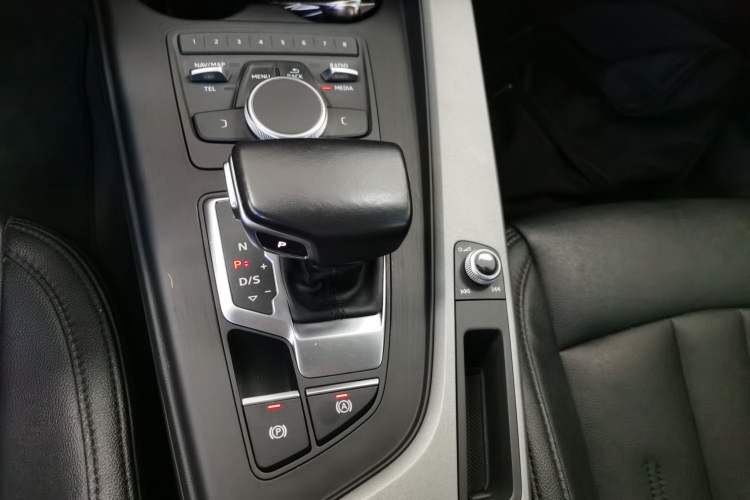 Used Audi A4L 2018 30th Anniversary Edition 40 TFSI Trendy Model
