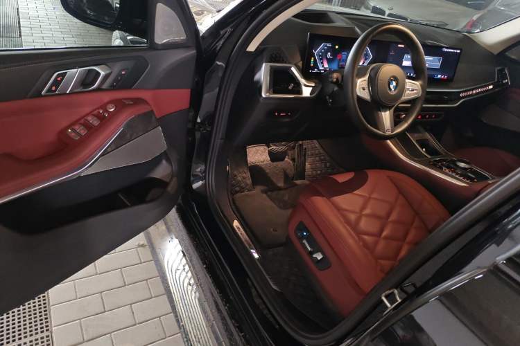 Used BMW X5 2023 xDrive 30Li Luxury M Sport Night Edition Package
