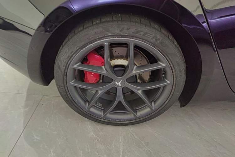 Used Tesla Model 3 2021 Revised Performance Version with All-Wheel Drive 3D1 Right Rear Wheel Hub