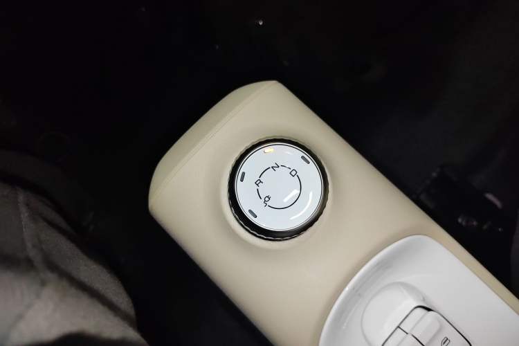 Used Wuling Hongguang MINIEV 2024 3rd Generation 215km Youth Edition Gear Lever