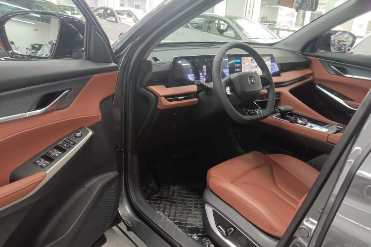 Used CHANGAN CS75 PLUS 2024 3rd Generation Champion Edition 1.5T Intelligent Drive Dynamic Model
