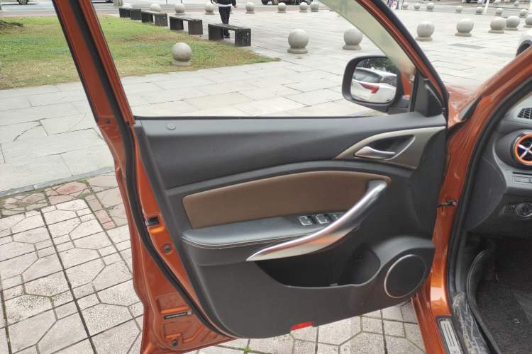 Used BYD Song 2016 GaiShi Edition 1.5TID Automatic Elite Model
