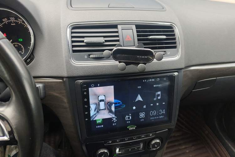 Used Skoda Yeti 2014 1.8TSI DSG All-Wheel Drive Edition Audio And AC Panel