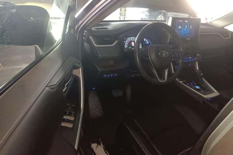 Used Toyota RAV4 2020 Dual-Motor 2.5L E-CVT Four-Wheel Drive Flagship Edition
