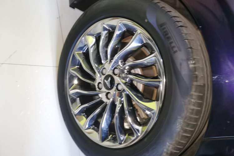 Used VOYAH Dream 2024 PHEV Ultra-Long Range Flagship Edition
