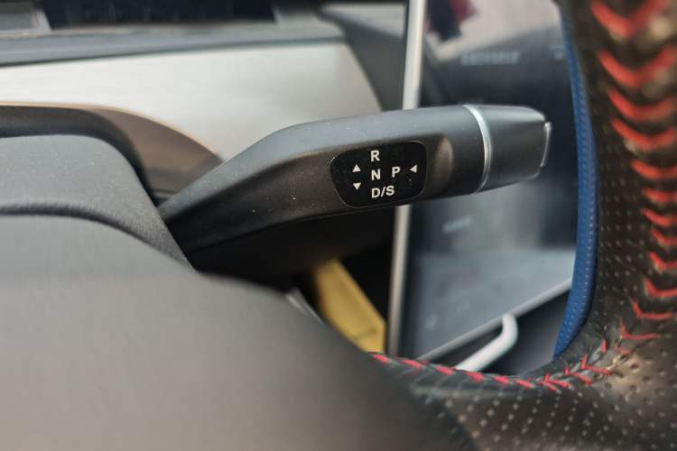 Used NETA V 2021 Long-Range Industry Custom Edition