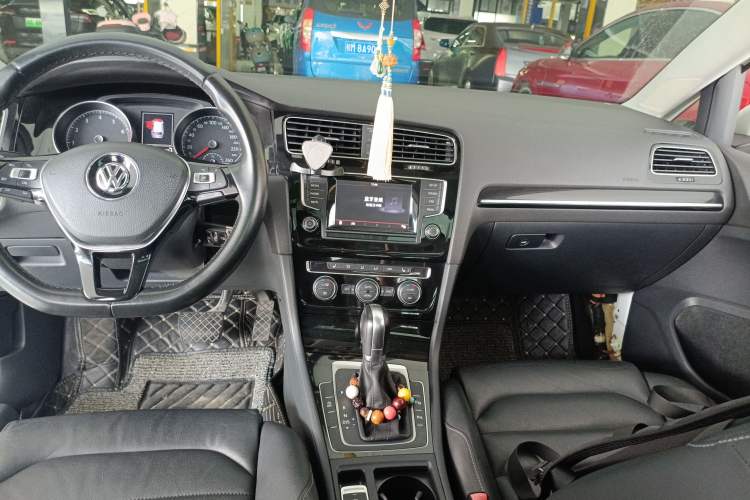 Used Volkswagen Golf 2014 1.4TSI Luxury Travel Edition