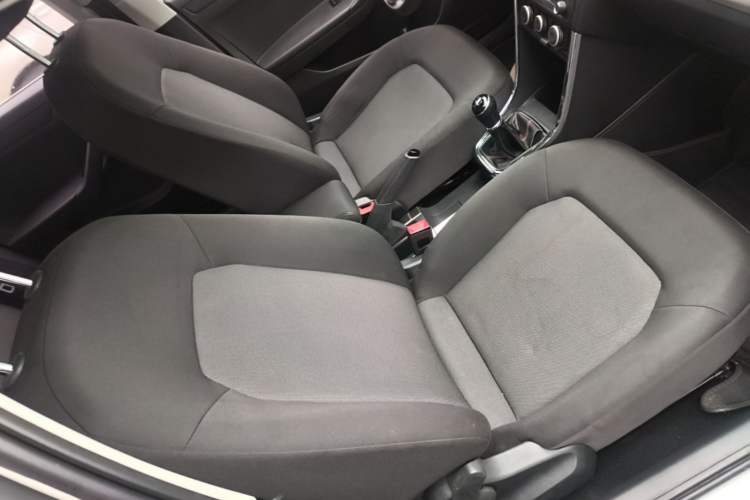 Used Volkswagen Jetta 2015 Value Edition 1.6L Manual Fashionable Style
