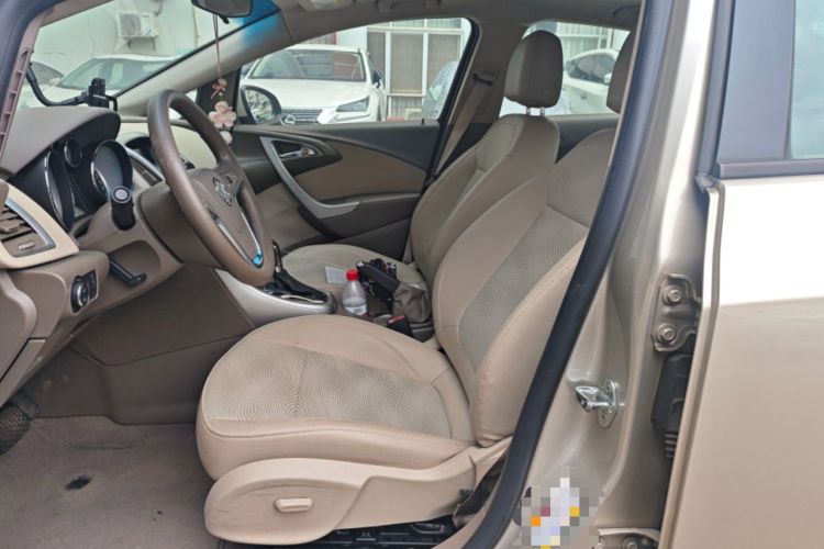 Used Buick GT 2013 GT 1.6L Automatic Fashion Edition Left Front Seat