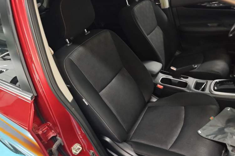 Used Nissan Tiida 2016 1.6L CVT Cool Dynamic Edition Right Front Seat