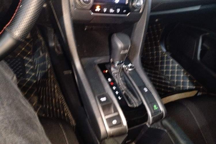 Used Honda Civic 2021 HATCHBACK 220TURBO CVT New Trendsetter