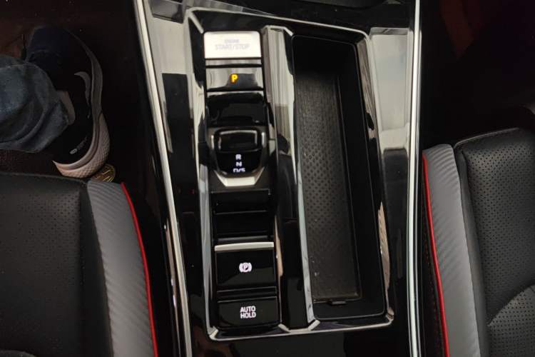 Used Volkswagen Lamando 2023 Lavida L 280TSI DSG Cool & Spicy Edition Gear Lever