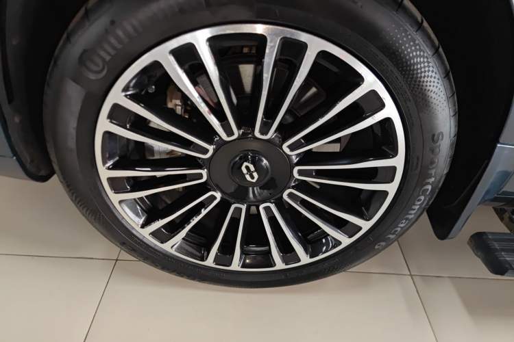 Used Hima AITO M7 2024 1.5T Intelligent Drive 4WD Ultra Version 5 Seats Left Front Wheel Hub